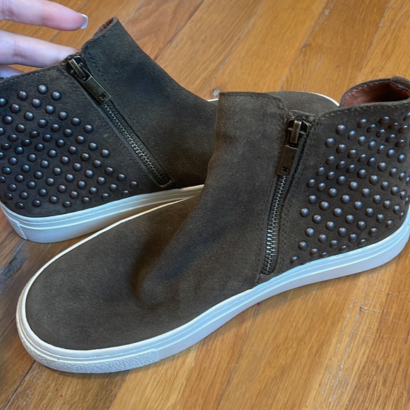 Never worn Lucky Brand Slip on Sneakers - Picture 4 of 5